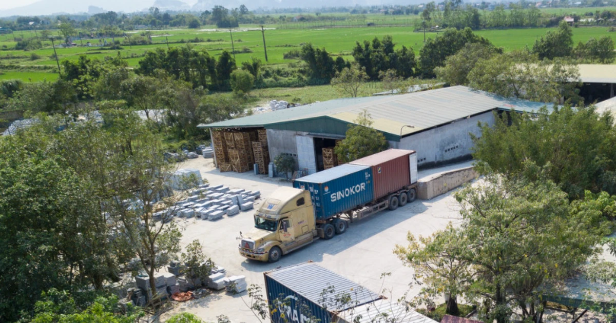 Giám đốc Nam Giang được đề nghị tặng Bằng khen trong khi công ty bị xử phạt vi phạm môi trường