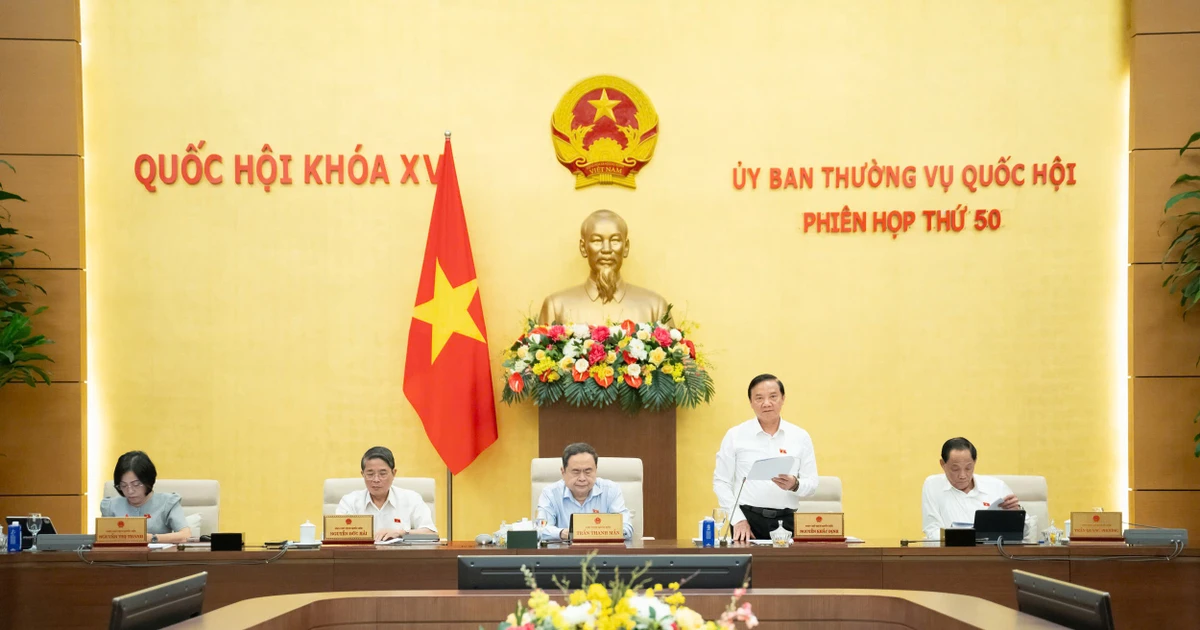 Ủy ban Thường vụ Quốc hội bàn về công tác nhân sự và dự luật mới