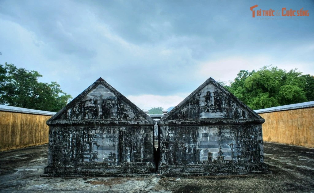 Lăng Gia Long ẩn chứa điều độc nhất khiến người bất ngờ