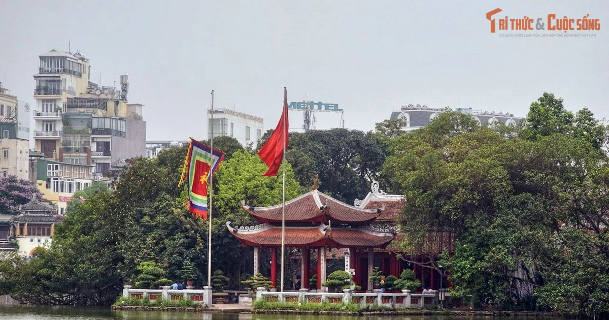 Khám phá lịch sử và kiến trúc độc đáo của đền Ngọc Sơn