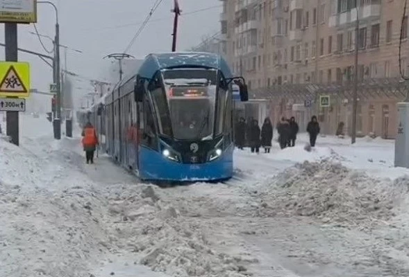 Tuyết rơi dày kỷ lục ở thủ đô Moscow