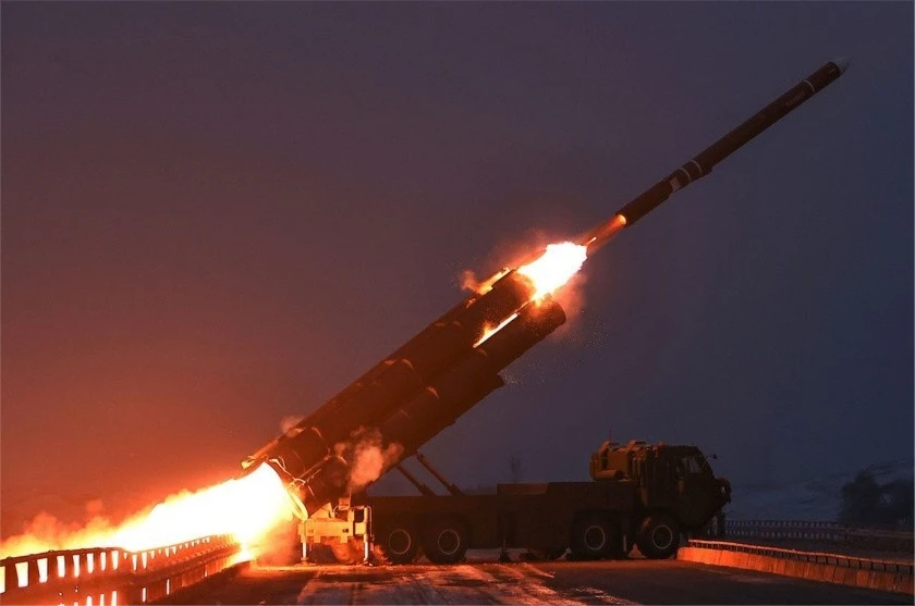 Triều Tiên phóng tên lửa đạn đạo ra biển