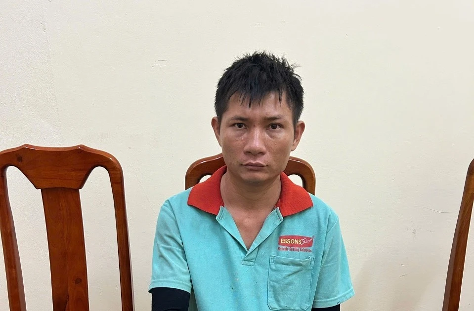 Công an Quảng Trị bắt khẩn cấp đối tượng cướp điện thoại