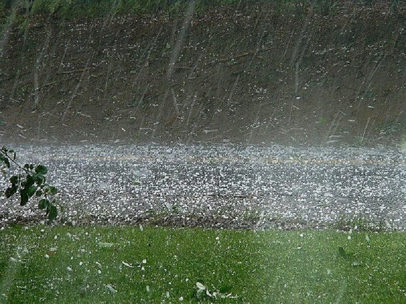 Mưa lớn và gió mạnh ảnh hưởng khu vực Trung Bộ và biển Đông