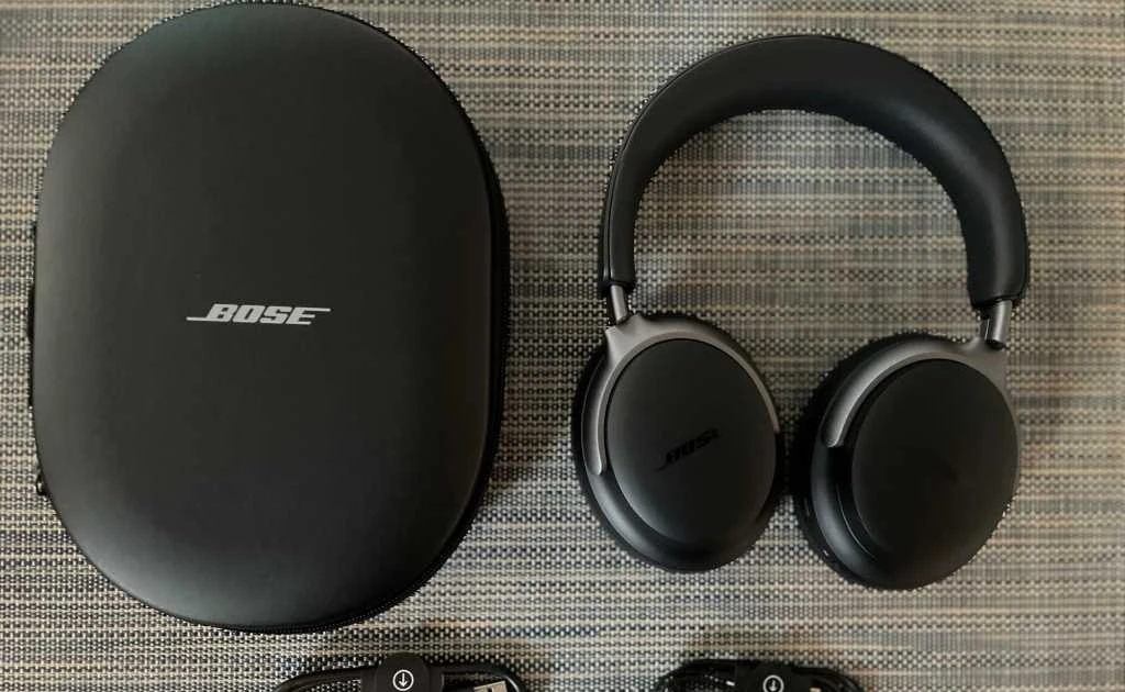 Tai nghe giá ngang smartphone, vì sao vẫn cháy hàng?