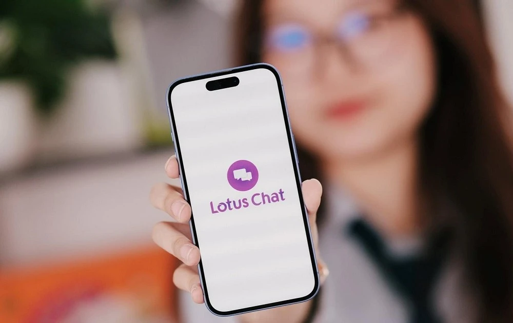 Lotus Chat leo hạng thần tốc, vượt Facebook trên iPhone