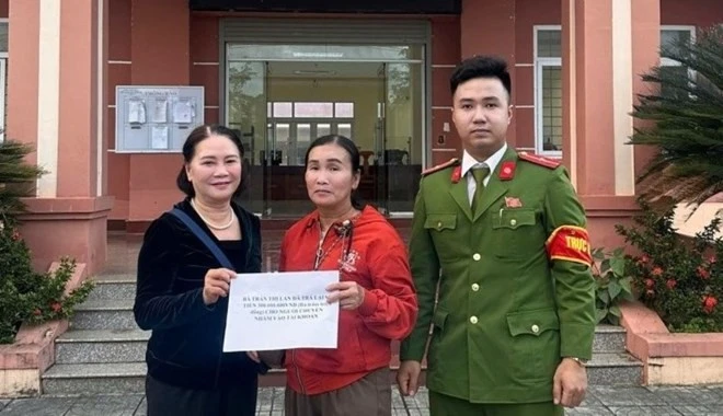 Nhận 300 triệu chuyển nhầm, người phụ nữ ở Quảng Trị tìm cách trả lại