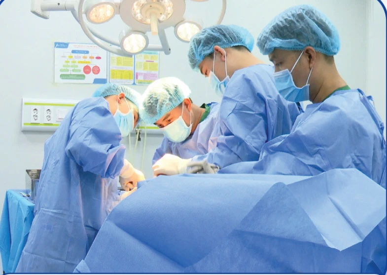 Nhiều lần thay khớp háng thất bại, bệnh nhân được điều trị thành công