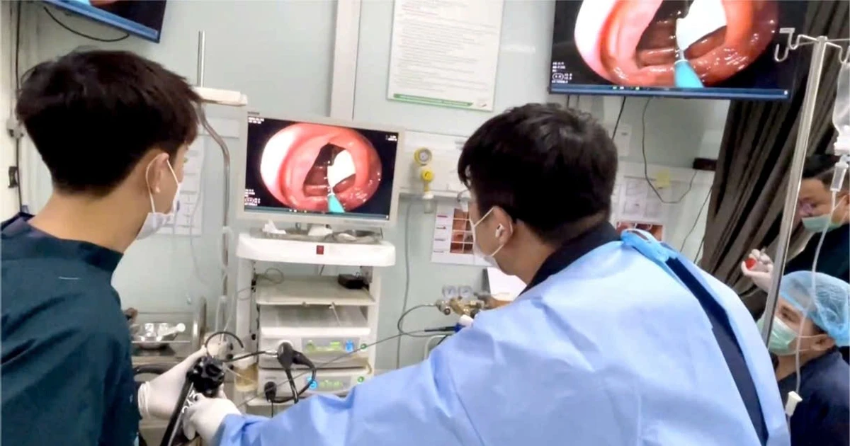 Sôi bụng, sụt cân người đàn ông 35 tuổi có sán dây lợn dài 1m trong đại tràng