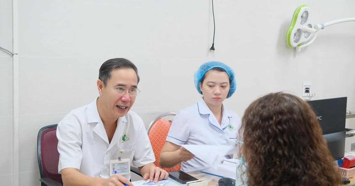 Vú cứng không đau, đắp cao không hết, đi khám phát hiện ung thư