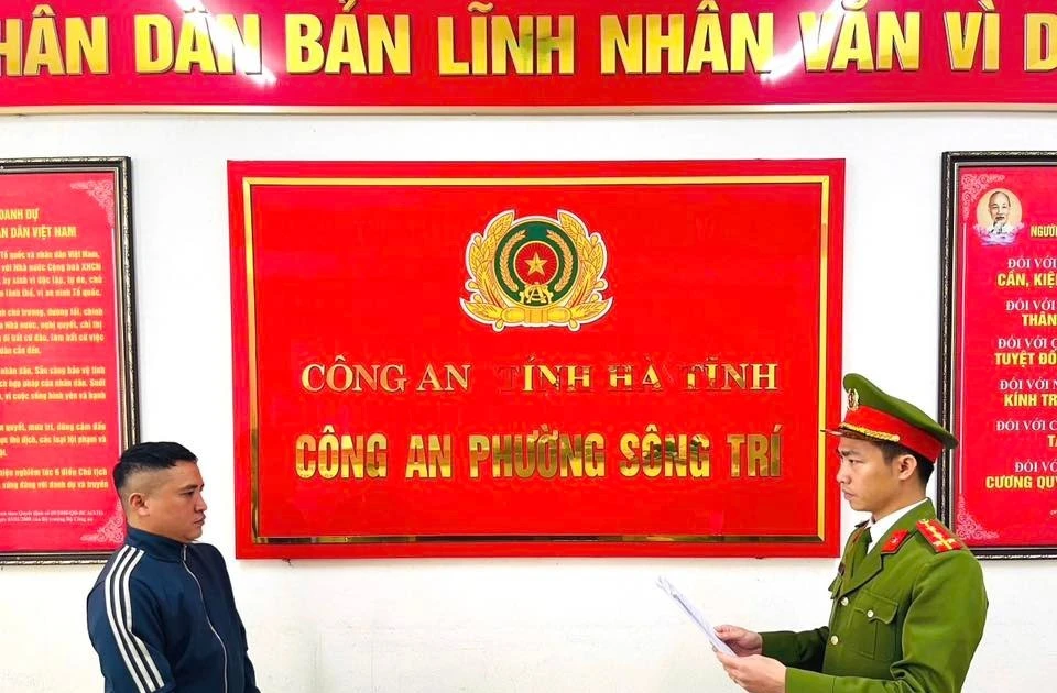 Khởi tố đối tượng đập phá quán karaoke ở Hà Tĩnh