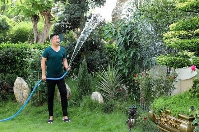 Khám phá biệt thự 700m2 của 'ngôi sao kiếm tiền giỏi nhất Việt Nam'