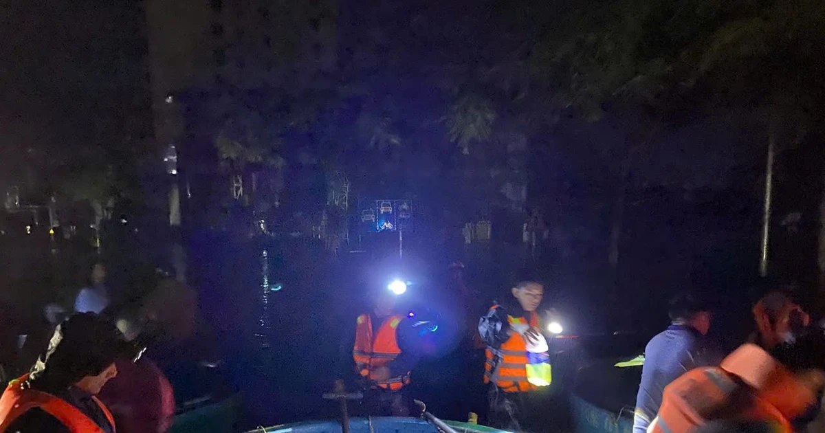 Khẩn trương tuyên bố tình trạng khẩn cấp ở 34 xã, phường ứng phó với mưa lũ