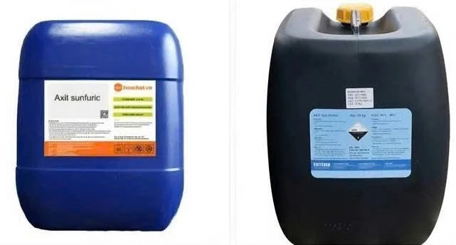 Cảnh báo người dân về 100 can axit sunfuric nguy hiểm bị nước lũ cuốn trôi