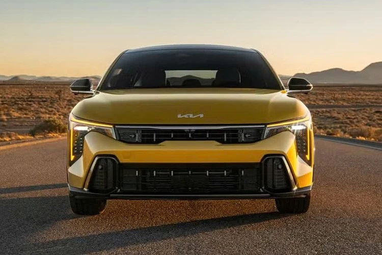 Ra mắt Kia K4 Hatchback 2026 - thiết kế thể thao, mở bán từ 649 triệu đồng