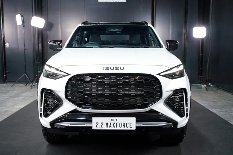Ế ẩm tại Việt Nam, Isuzu MU-X ra mắt phiên bản 2026 tại Thái Lan