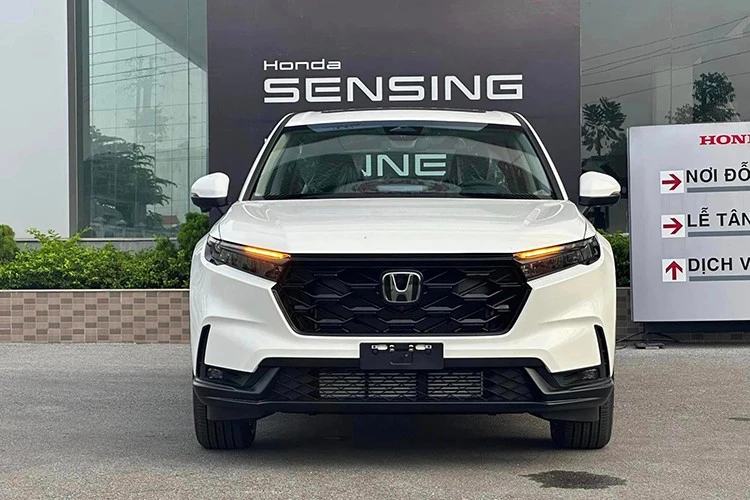 Honda CR-V đang được giảm đến hơn 120 triệu đồng để xả hàng tồn