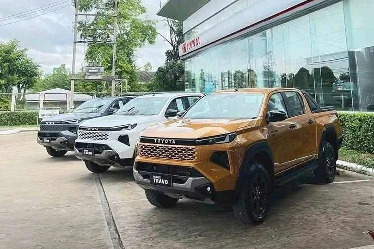Toyota Hilux 2026 chốt lịch ra mắt Việt Nam, ưu đãi mạnh
