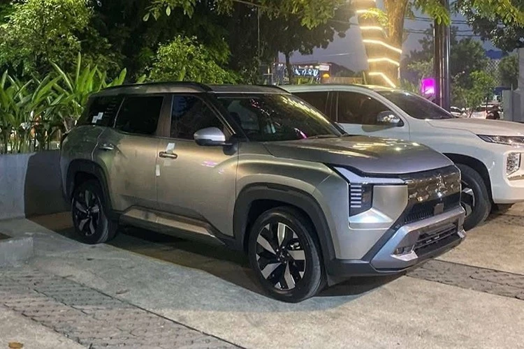 Mitsubishi Destinator chốt ra mắt Việt Nam vào 1/12, Mazda CX-5 dè chừng