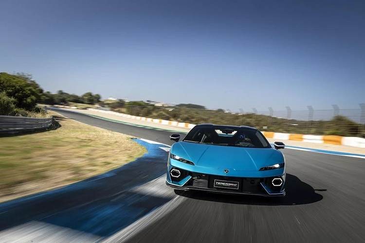 "Siêu bò" Lamborghini Temerario chốt giá từ 19,59 tỷ tại Việt Nam