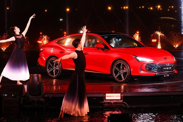 MG7 2026 ra mắt với khoang lái dùng trí tuệ nhân tạo kèm ADAS mới
