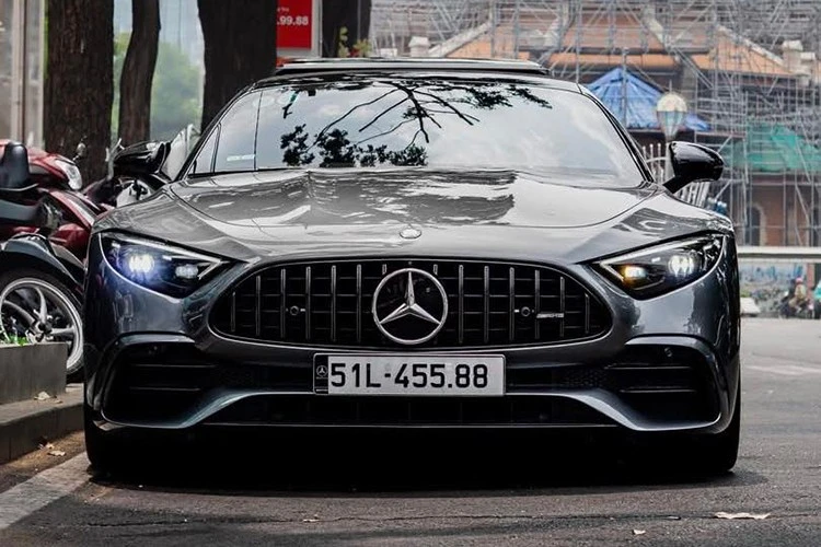 Mercedes-AMG SL43 giảm 1 tỷ đồng tìm thấy chủ nhân sau 1 năm rao bán
