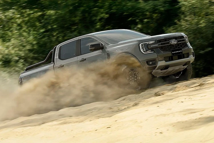 Ford Ranger 2026 ra mắt bản đặc biệt Wolftrak, khai tử máy dầu Bi-Turbo