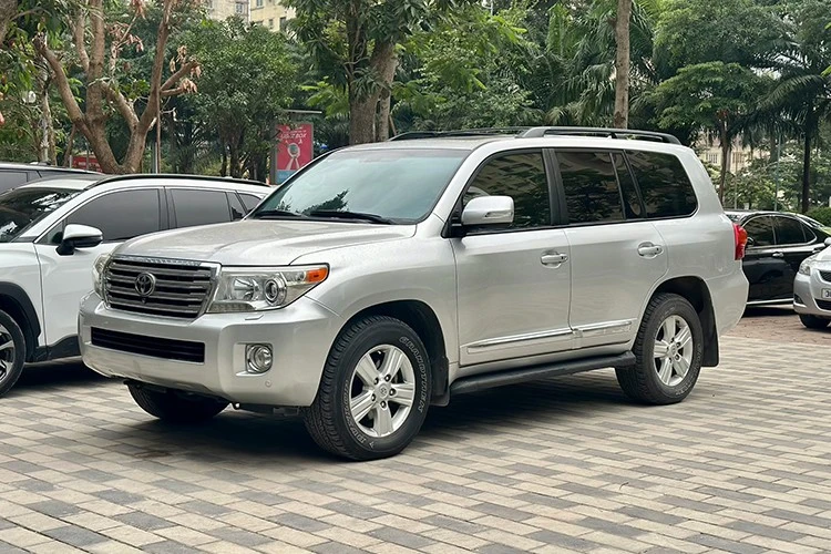 Có nên mua Toyota Land Cruiser 2014 đời cũ nhập Mỹ rao bán 2,5 tỷ đồng