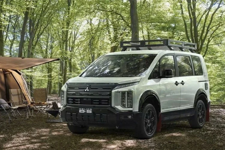 Mitsubishi Delica D:5 - chiếc MPV kỳ lạ suốt 19 năm vẫn bán chạy