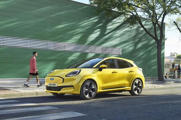 Ford Puma Gen-E 2026 ra mắt - SUV điện cỡ nhỏ sạc đầy chạy 550 km