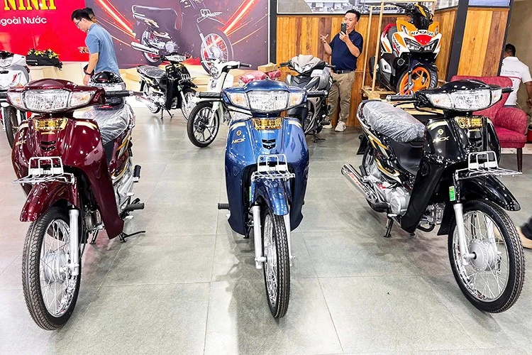 Mục sở thị xe máy Honda Dream NCX 2026 mới về Việt Nam