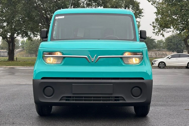 "Tóm gọn" VinFast EC Van giá 285 triệu tại Việt Nam, chạy 175km/sạc