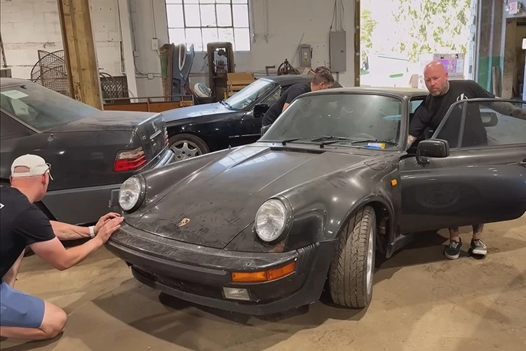 Porsche 930 Turbo để ở garage 19 năm không lăn bánh giờ trở thành kho báu