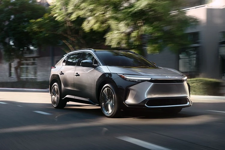 Toyota bZ4X ra mắt Đông Nam Á: SUV điện cỡ trung giá từ 1,2 tỷ đồng