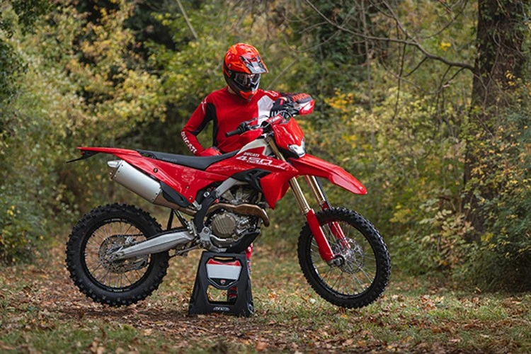 Mẫu xe cào cào Ducati Desmo450 Enduro 2026 sắp chính thức mở bán
