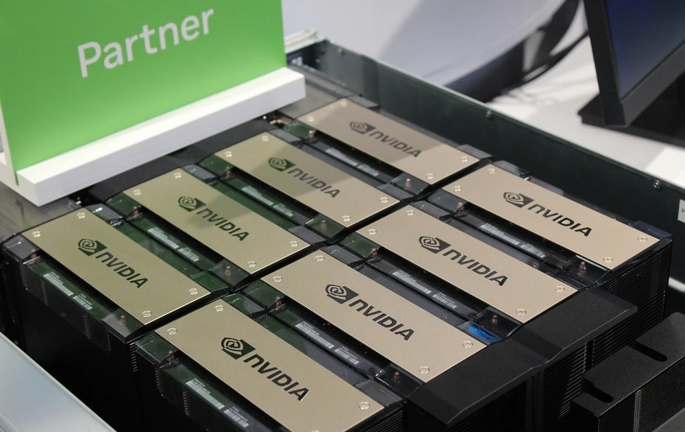 Startup AI Trung Quốc ung dung dùng 2.300 GPU Blackwell