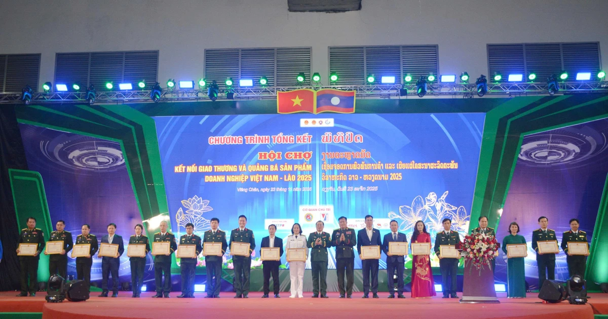 Hội chợ kết nối giao thương Việt Nam – Lào thành công rực rỡ