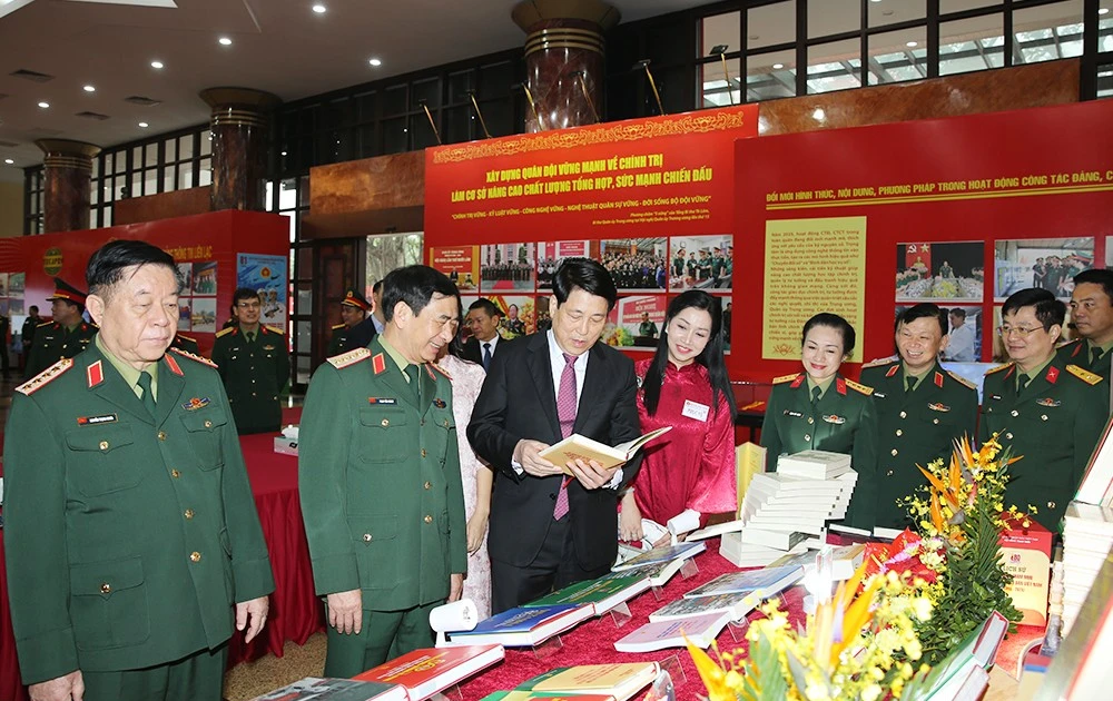 Chủ tịch nước Lương Cường dự Hội nghị Quân chính toàn quân năm 2025