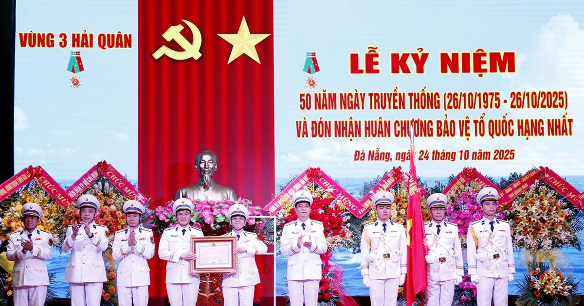 Vùng 3 Hải quân đón nhận Huân chương Bảo vệ Tổ quốc hạng Nhất