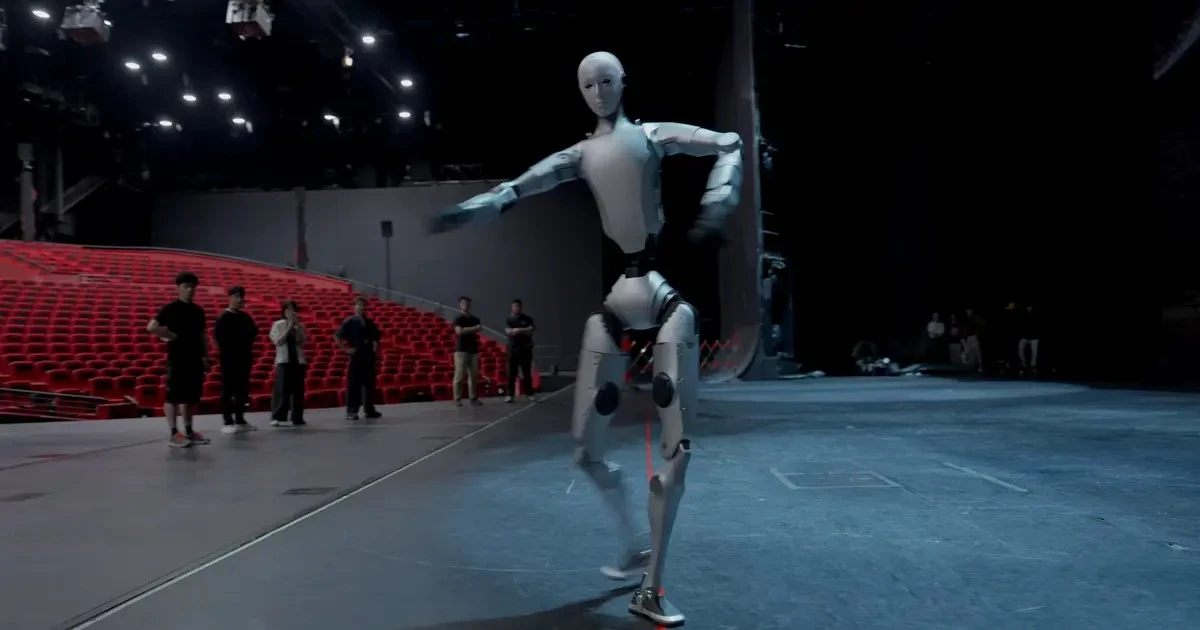 Robot hình người múa võ đáng sợ, con người còn cửa thắng?