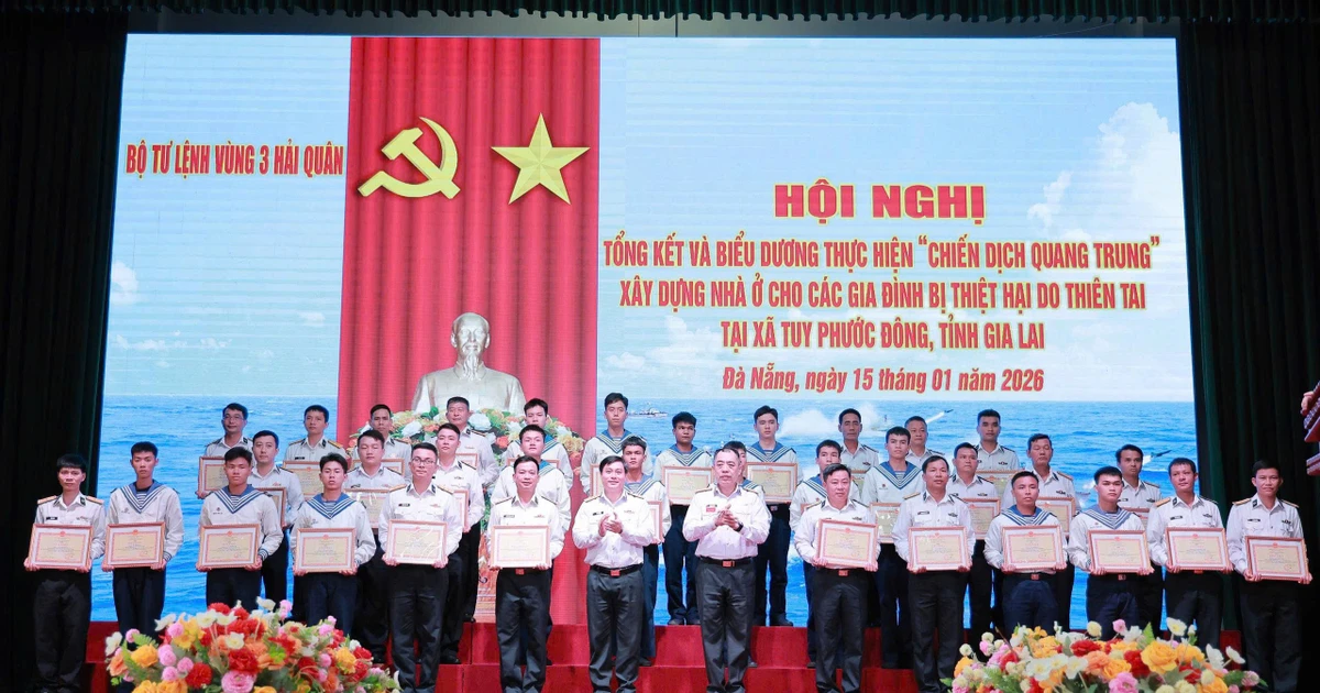 Cán bộ, chiến sĩ Vùng 3 Hải quân xây 6 căn nhà cho người dân trong 35 ngày