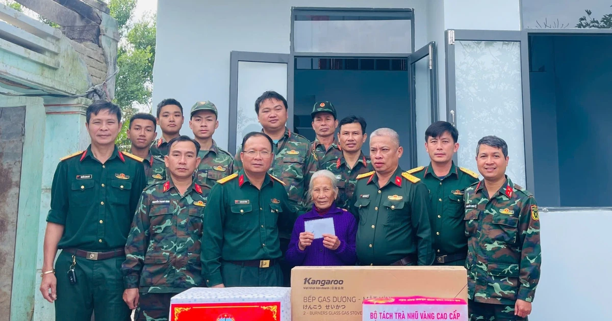 Lữ đoàn 574 hoàn thành bàn giao 8 ngôi nhà trong Chiến dịch Quang Trung