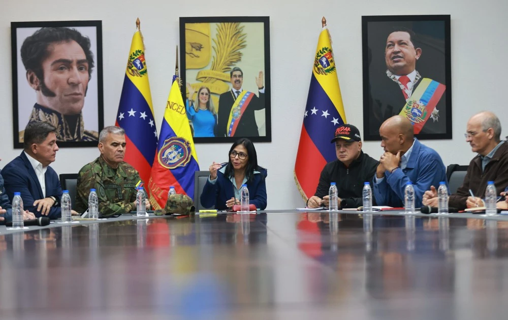 Tổng thống lâm thời Venezuela tổ chức cuộc họp nội các đầu tiên