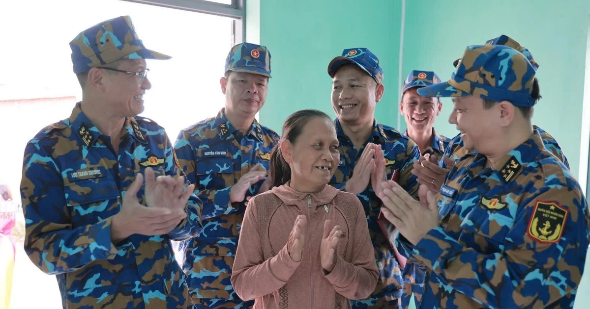 Vùng 3 Hải quân khánh thành, bàn giao nhà cho bà con vùng lũ tỉnh Gia Lai