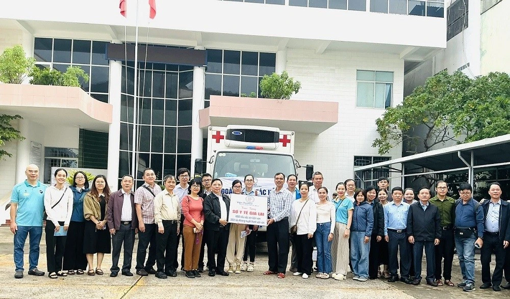 Nhiều đoàn của Bộ Y tế hỗ trợ miền Trung,Tây Nguyên ứng phó, khắc phục mưa lũ