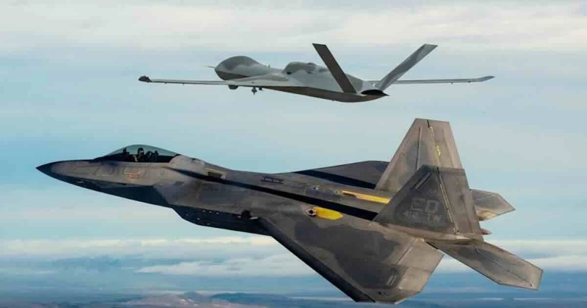 Phi công Mỹ lần đầu điều khiển UAV phối hợp tác chiến cùng F-22