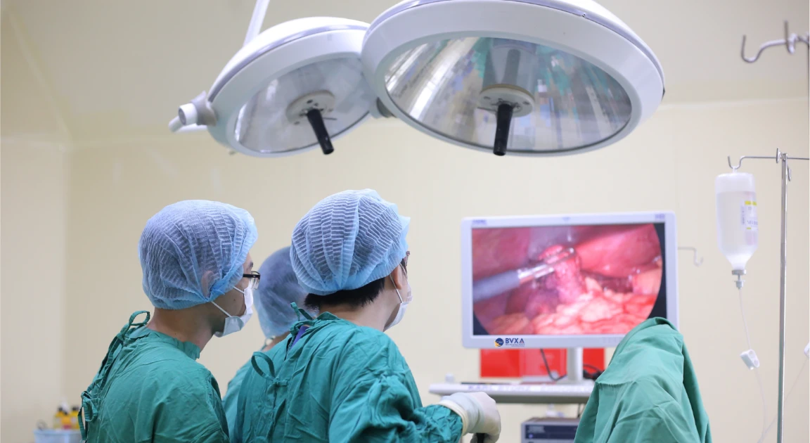 Uống nhầm nước tro tàu, người đàn ông bỏng, teo thực quản