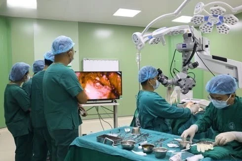 Vá nhĩ phục hồi thính lực cho người bệnh viêm tai giữa mạn tính