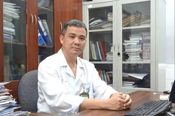 Liệt toàn thân do ngộ độc botulinum từ tiêm làm đẹp