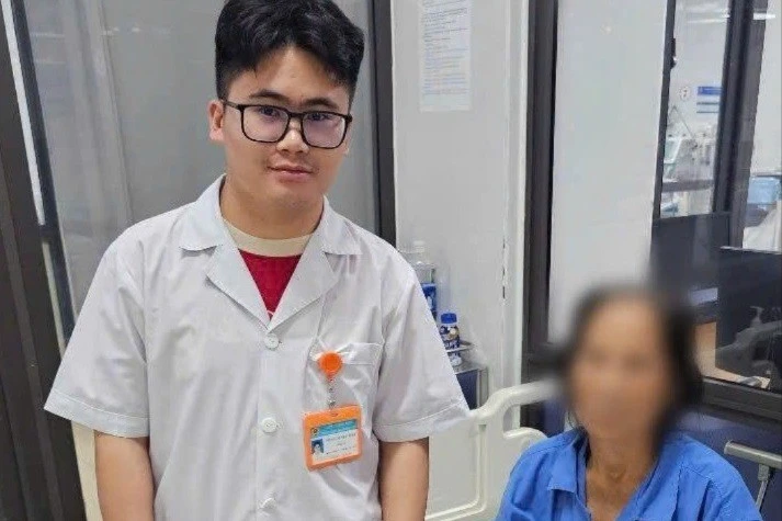 Cứu sống bệnh nhân bị ong vò vẽ đốt gây suy thận cấp nguy hiểm